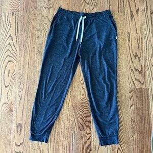Vuori joggers, charcoal gray, size M, EUC!